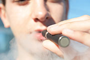 E-Cigs May Spur Teens to Try Smoking: Study
