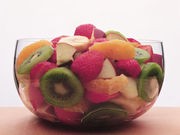Eating Certain Fruits, Veggies May Help a Bit With Weight Control